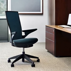 Read more about the article Haworth Breck Office Chair review : a refined mid – back chair with all the support you need.